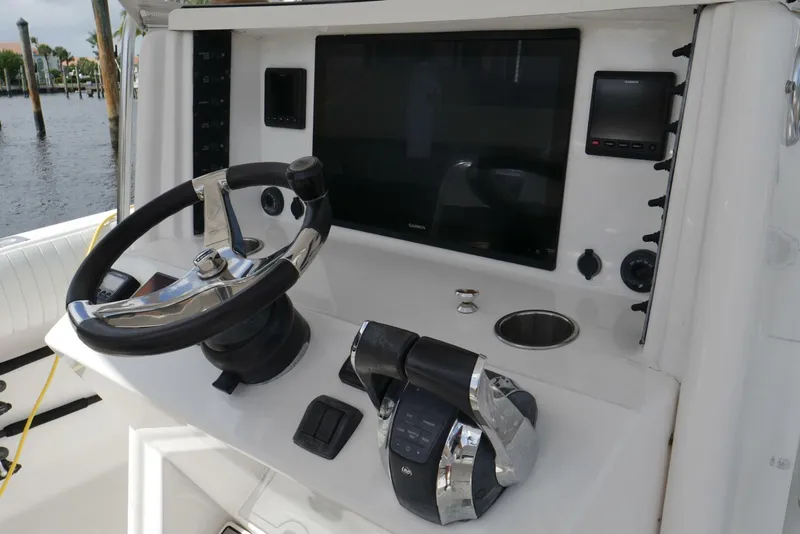 Slide: The Image of 2004 Venture 34 - Helm 2004 Venture 34 Cuddy "FINALE" - 5051225