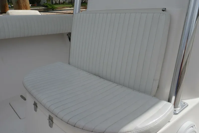 Slide: The Image of 2004 Venture 34 - Forward seating 2004 Venture 34 Cuddy "FINALE" - 5051233