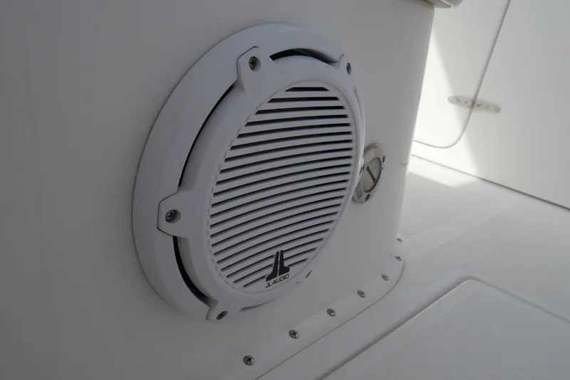 Slide: The Image of 2004 Venture 34 - Speaker 2004 Venture 34 Cuddy "FINALE" - 5051238