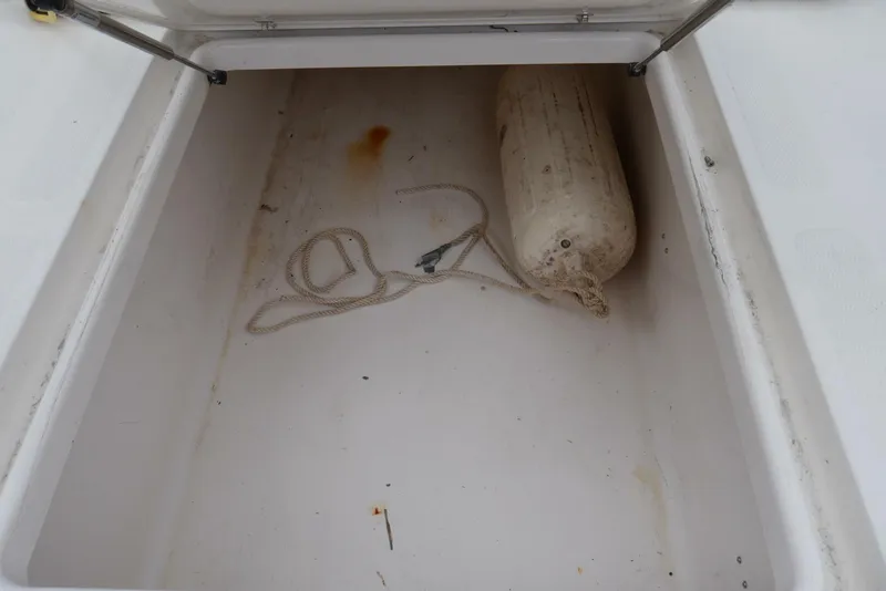 Slide: The Image of 2004 Venture 34 - Storage 2004 Venture 34 Cuddy "FINALE" - 5051242