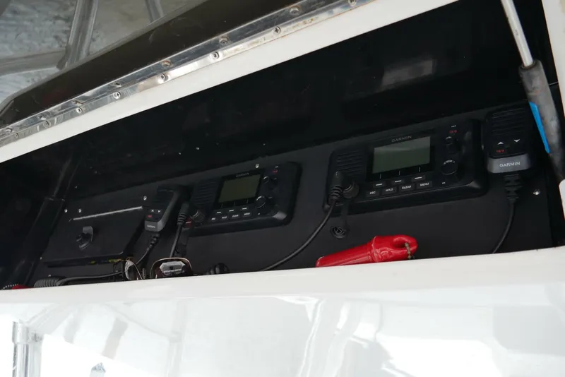 Slide: The Image of 2004 Venture 34 - VHF/radio 2004 Venture 34 Cuddy "FINALE" - 5051244