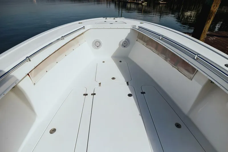 Slide: The Image of Yellowfin 31 2006 - 5052040