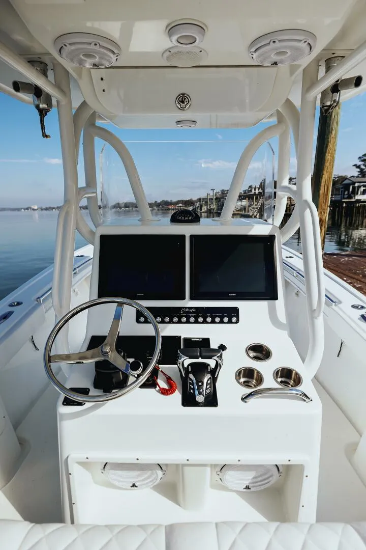 Slide: The Image of Yellowfin 31 2006 - 5052042