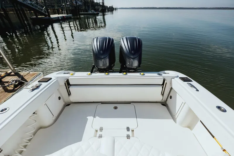 Slide: The Image of Yellowfin 31 2006 - 5052043