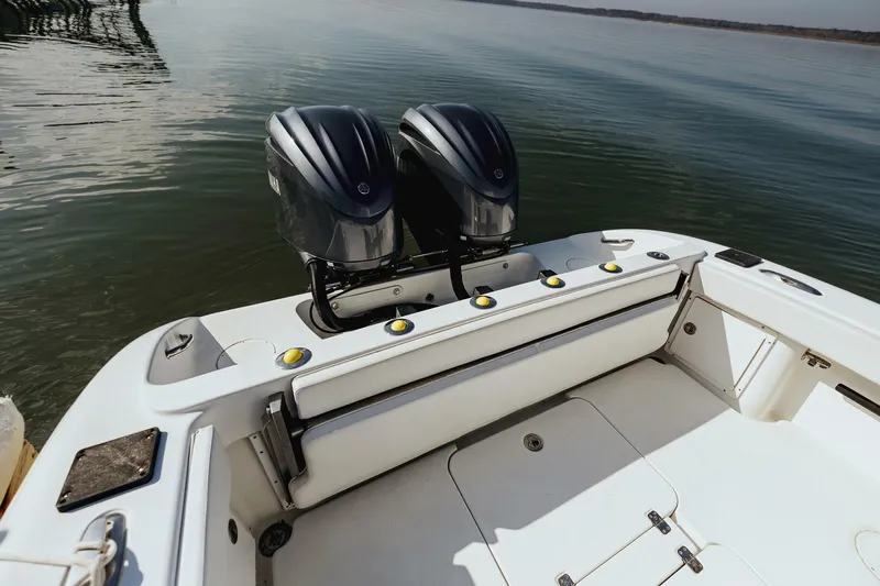 Slide: The Image of Yellowfin 31 2006 - 5052034