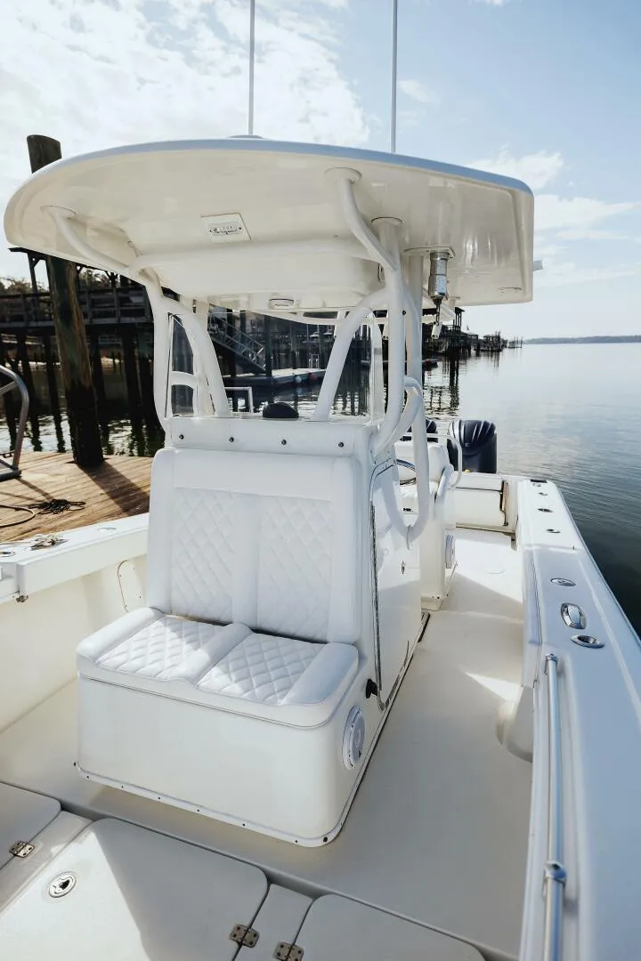 Slide: The Image of Yellowfin 31 2006 - 5052039