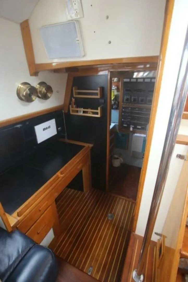 Slide: The Image of Hinckley Yachts Hinckley 64 1980 - 5053020