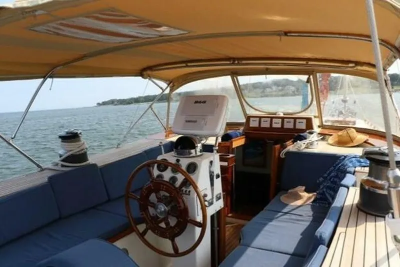 Slide: The Image of Hinckley Yachts Hinckley 64 1980 - 5053000