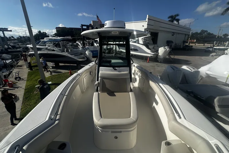 Slide: The Image of Boston Whaler 280 Outrage 2026 - 25