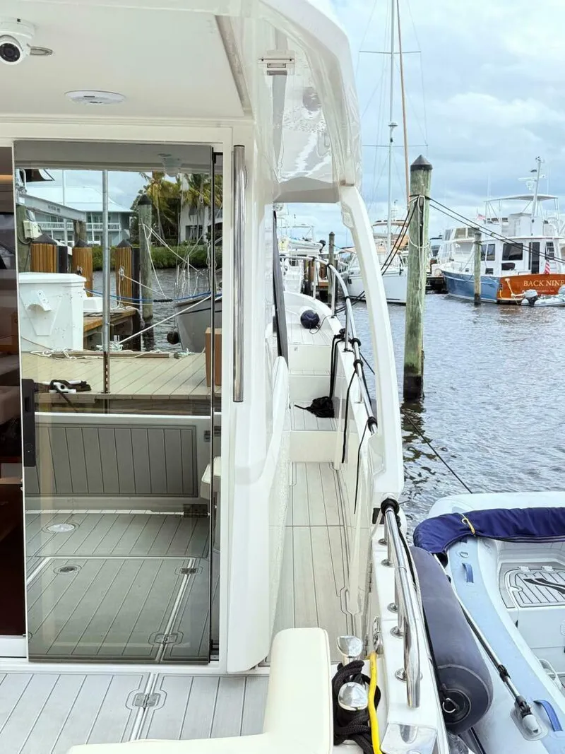 Slide: The Image of Greenline 39 Hybrid - Great Loop 2021 - 5054781