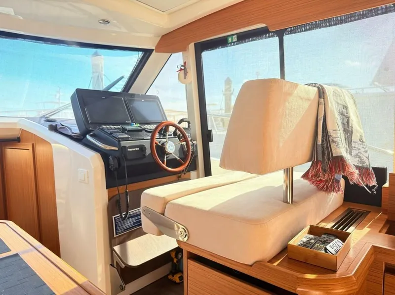 Slide: The Image of Greenline 39 Hybrid - Great Loop 2021 - 5054790