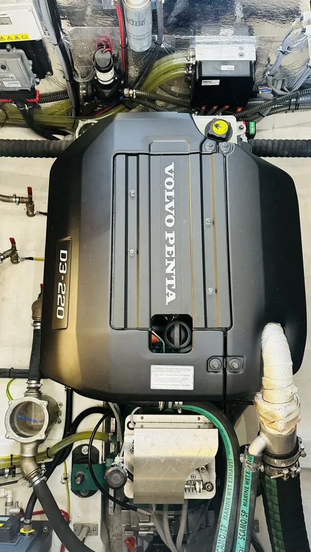 Slide: The Image of Greenline 39 Hybrid - Great Loop 2021 - 5929929