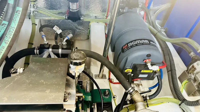 Slide: The Image of Greenline 39 Hybrid - Great Loop 2021 - 5929931