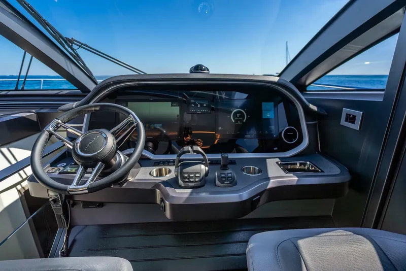 Slide: The Image of Pearl 63 2025 - 5820053