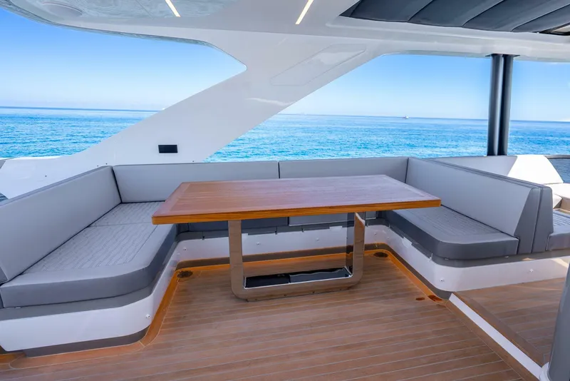 Slide: The Image of Pearl 63 2025 - 5820106