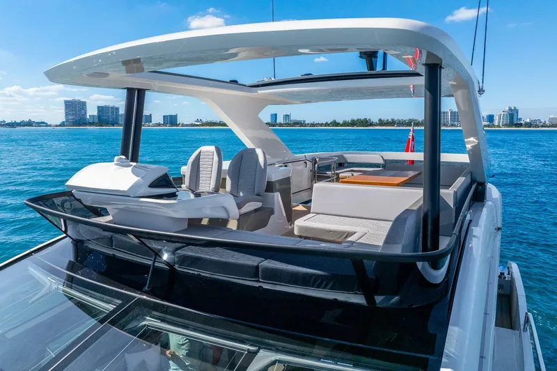 Slide: The Image of Pearl 63 2025 - 5820037