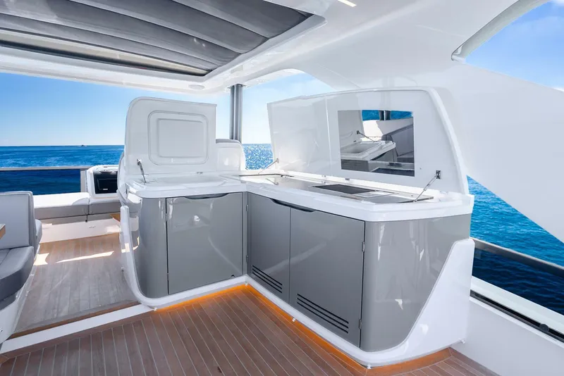 Slide: The Image of Pearl 63 2027 - 5820103