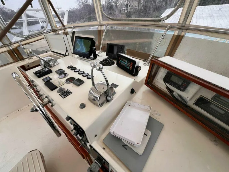 Slide: The Image of Hatteras 58 MY 1980 - 5055189