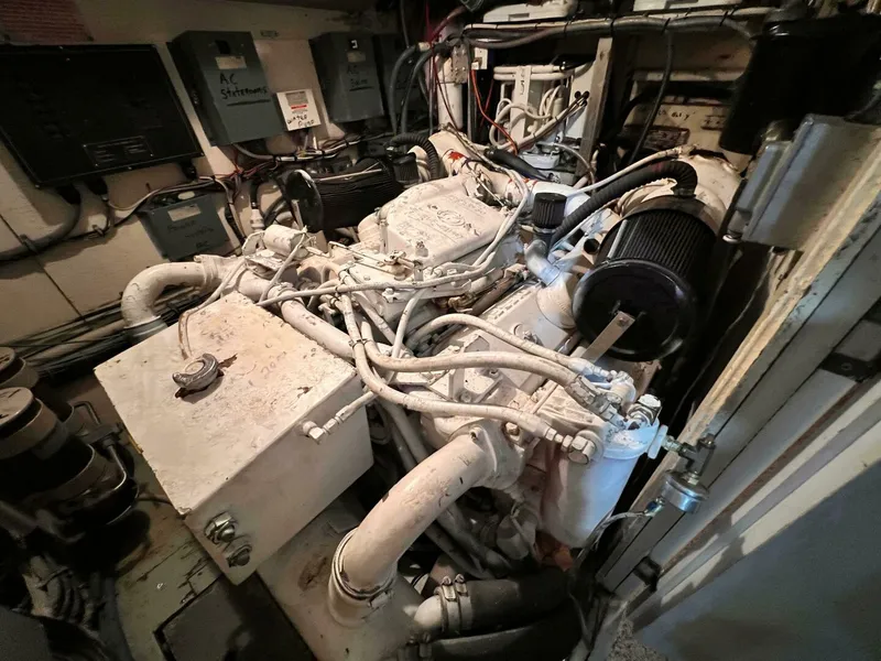 Slide: The Image of Hatteras 58 MY 1980 - 5055123