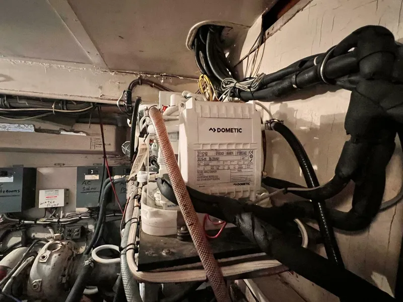 Slide: The Image of Hatteras 58 MY 1980 - 5055128