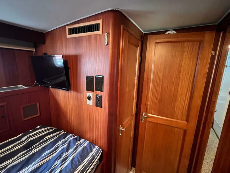 Slide: The Image of Hatteras 58 MY 1980 - 5055130