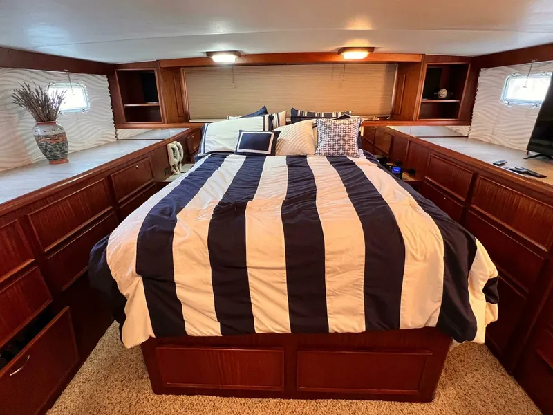 Slide: The Image of Hatteras 58 MY 1980 - 5055134