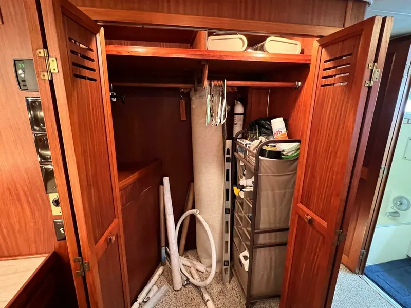 Slide: The Image of Hatteras 58 MY 1980 - 5055139