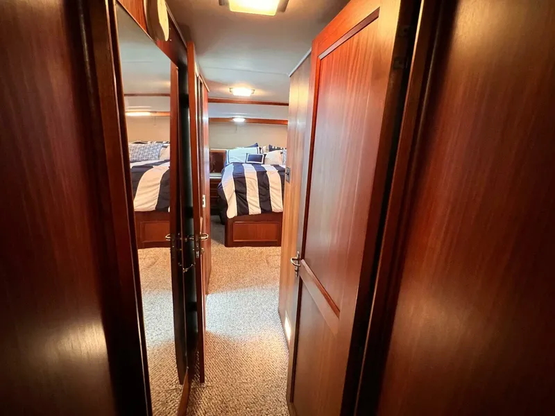 Slide: The Image of Hatteras 58 MY 1980 - 5055144