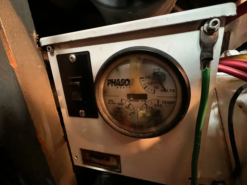 Slide: The Image of Hatteras 58 MY 1980 - 5055150