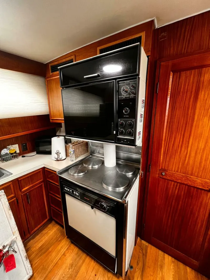 Slide: The Image of Hatteras 58 MY 1980 - 5055152