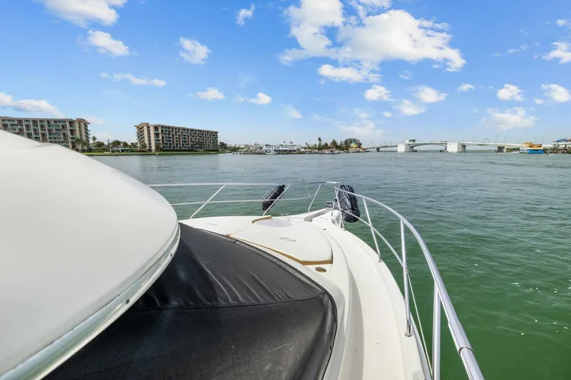 Slide: The Image of Silverton 43 Motor Yacht Aft Cabin Silverton 43 Motor Yacht Aft Cabin - 5057981