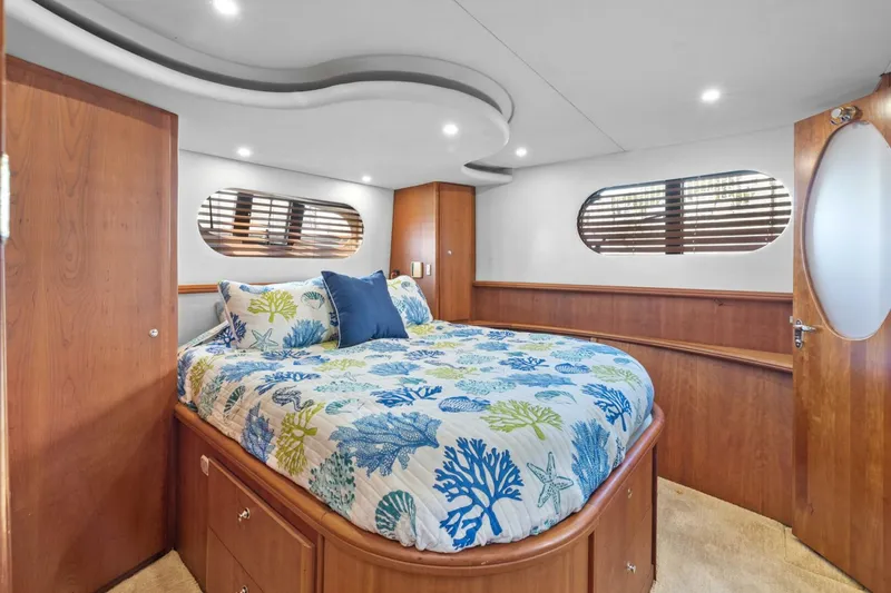Slide: The Image of Silverton 43 Motor Yacht Aft Cabin Silverton 43 Motor Yacht Aft Cabin - 5057964