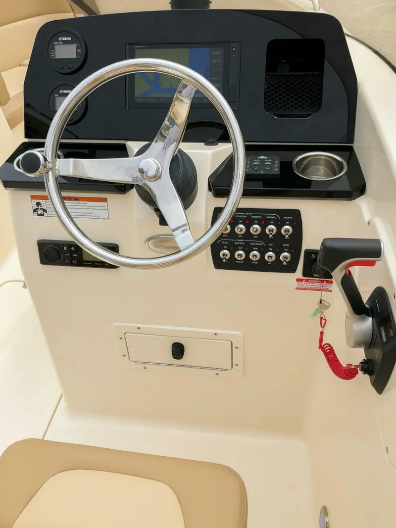 Slide: The Image of Scout 215 Dorado 2026 - 5059371