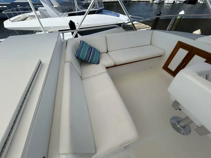 Slide: The Image of 57' DeFever flybridge port seating - 5060153