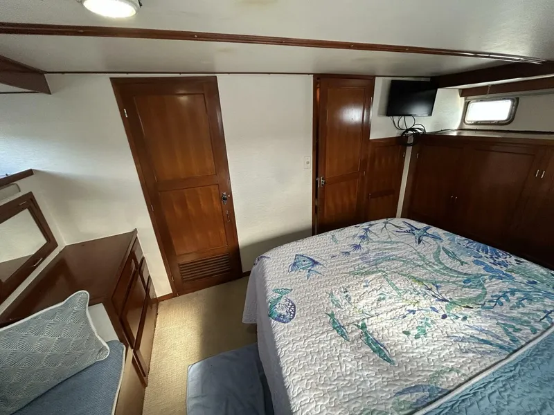 Slide: The Image of 57' DeFever master stateroom forward - 5060175