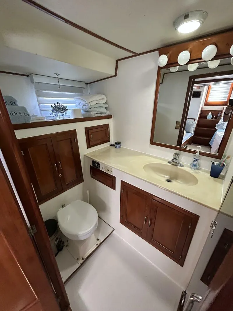 Slide: The Image of 57' DeFever master stateroom head - 5060176