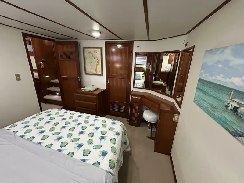 Slide: The Image of 57' DeFever mid guest stateroom starboard - 5060218