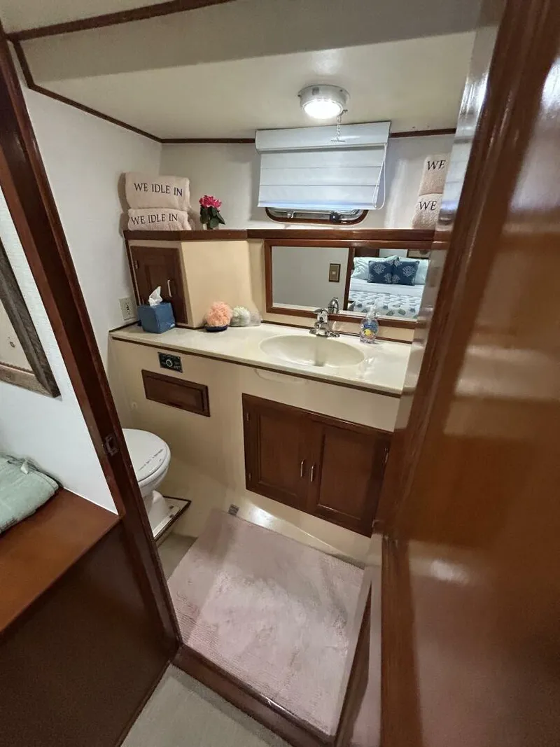 Slide: The Image of 57' DeFever mid guest stateroom head - 5060214