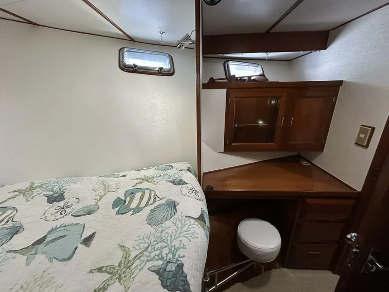 Slide: The Image of 57' DeFever forward guest stateroom starboard - 5060167