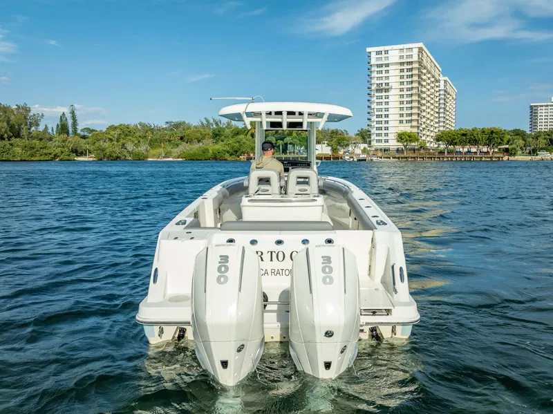 Slide: The Image of Boston Whaler 280 Outrage 2023 - 5060288