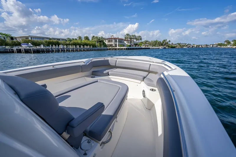 Slide: The Image of Boston Whaler 280 Outrage 2023 - 5060327