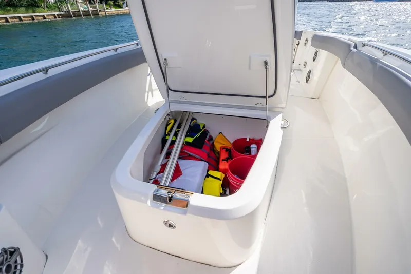 Slide: The Image of Boston Whaler 280 Outrage 2023 - 5060330