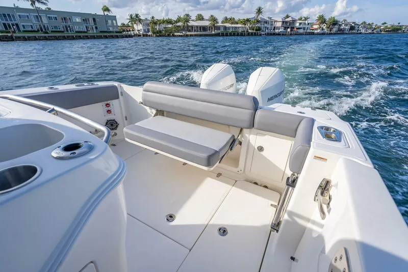 Slide: The Image of Boston Whaler 280 Outrage 2023 - 5060352