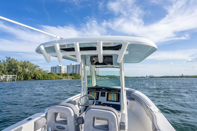 Slide: The Image of Boston Whaler 280 Outrage 2023 - 5060356