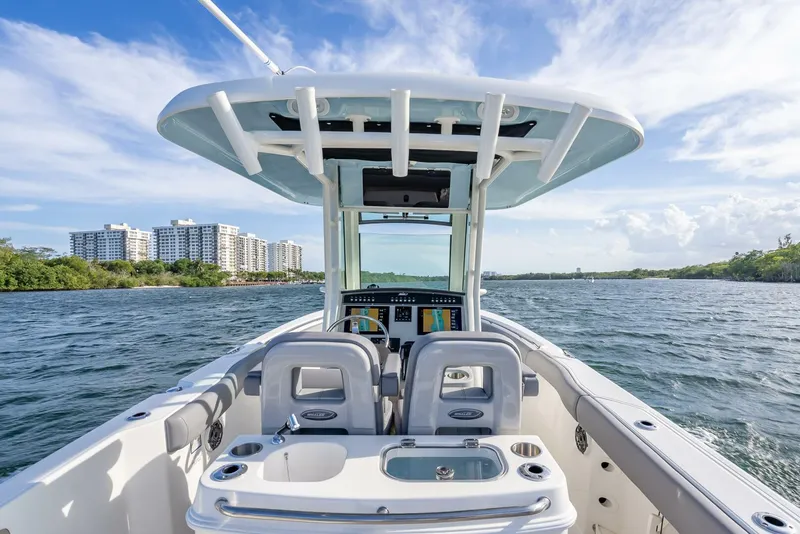 Slide: The Image of Boston Whaler 280 Outrage 2023 - 5060357