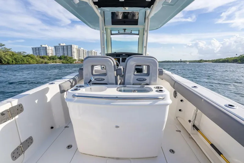 Slide: The Image of Boston Whaler 280 Outrage 2023 - 5060359