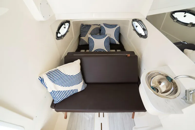 Slide: The Image of Scout 305 LXF 2026 - 5060524