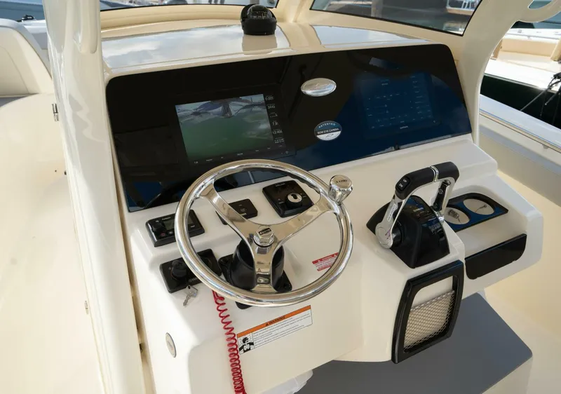 Slide: The Image of Scout 305 LXF 2026 - 5060507