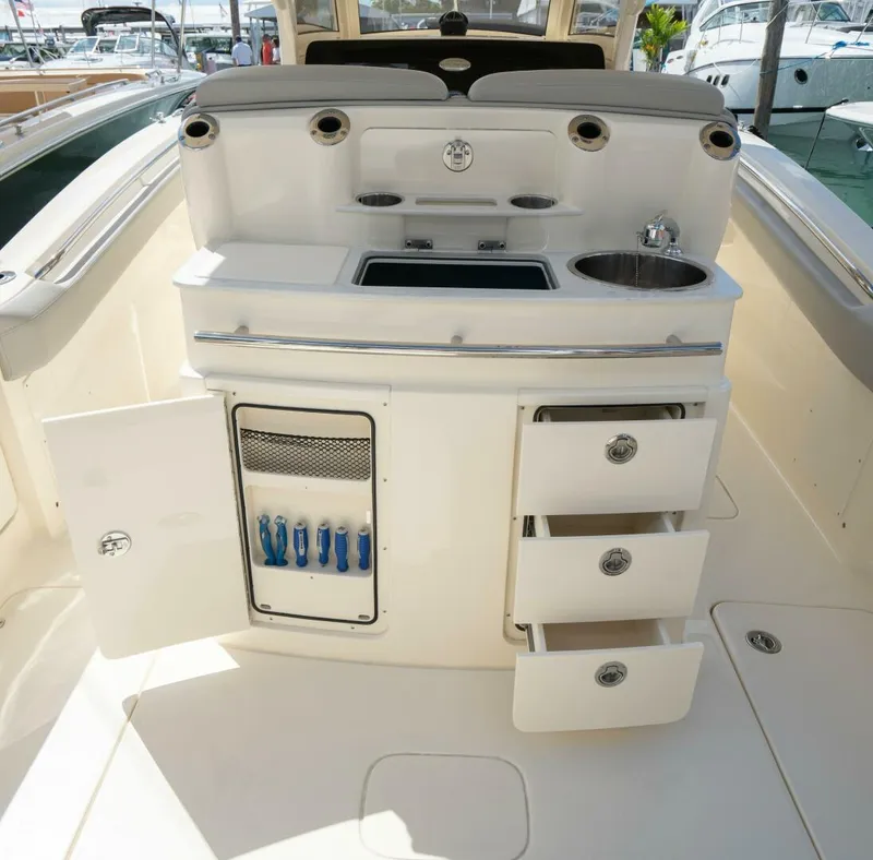 Slide: The Image of Scout 305 LXF 2026 - 5060512