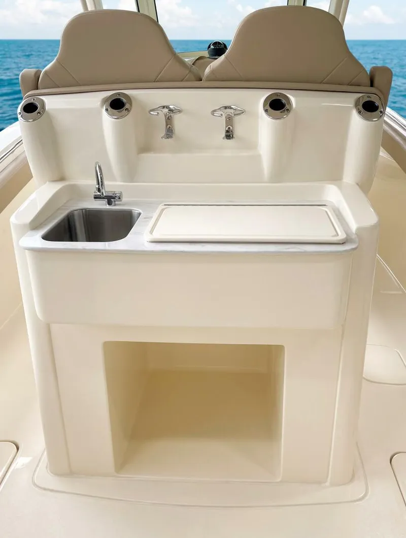 Slide: The Image of Scout 305 LXF 2026 - 5060472